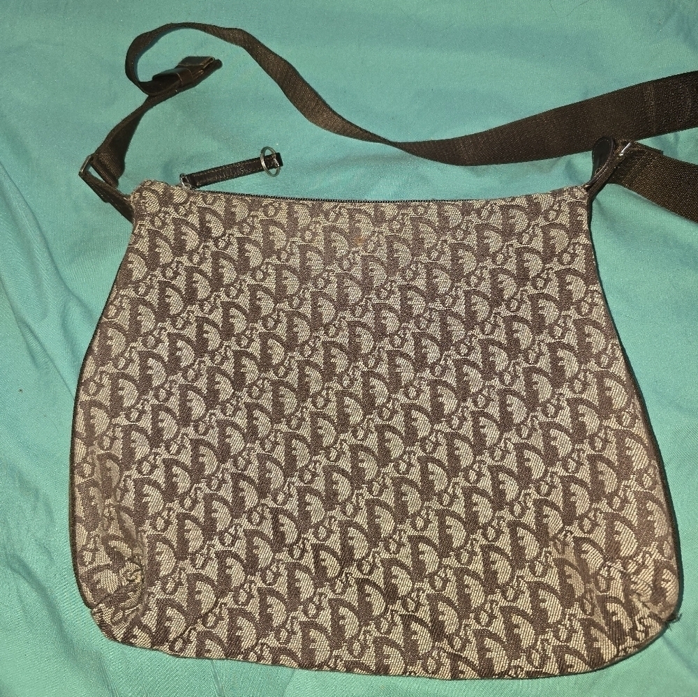 Dior Brown Crossbody Bag with Iconic Monogram - Picture 5 of 9